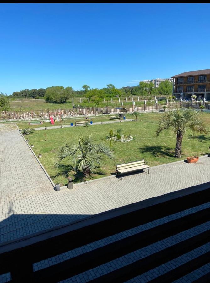 Al Mare Hotel Pitsunda Dış mekan fotoğraf