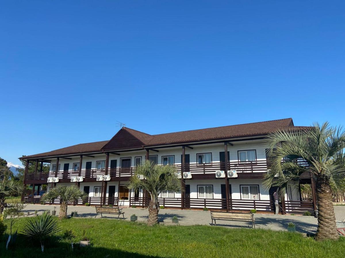 Al Mare Hotel Pitsunda Dış mekan fotoğraf