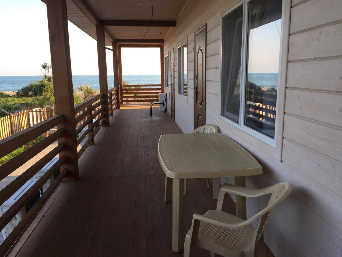 Al Mare Hotel Pitsunda Dış mekan fotoğraf